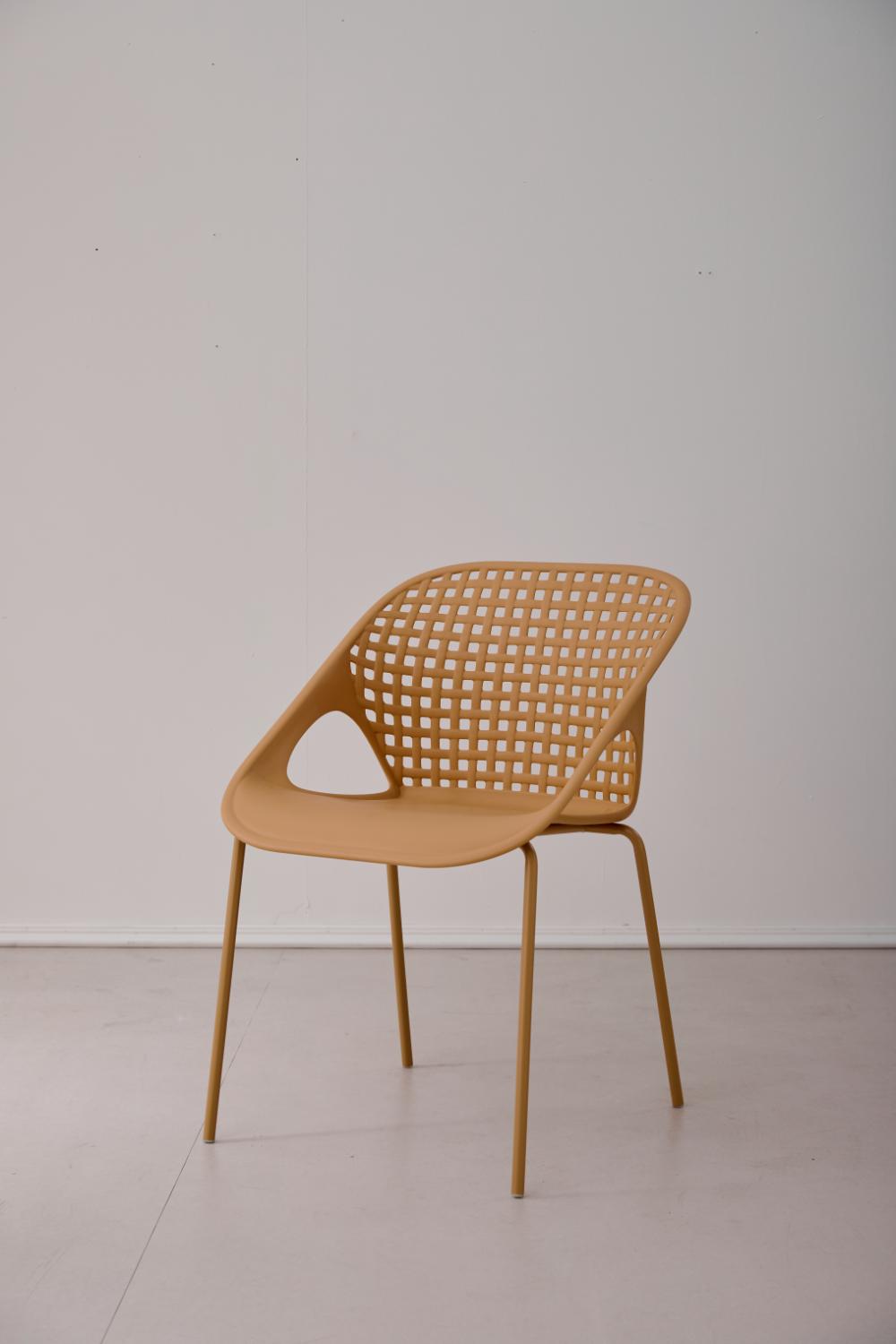 SILLA SENIT CON BRAZOS, COLOR NARANJA, CON ESPALDAR Y DISEÑO MODERNO