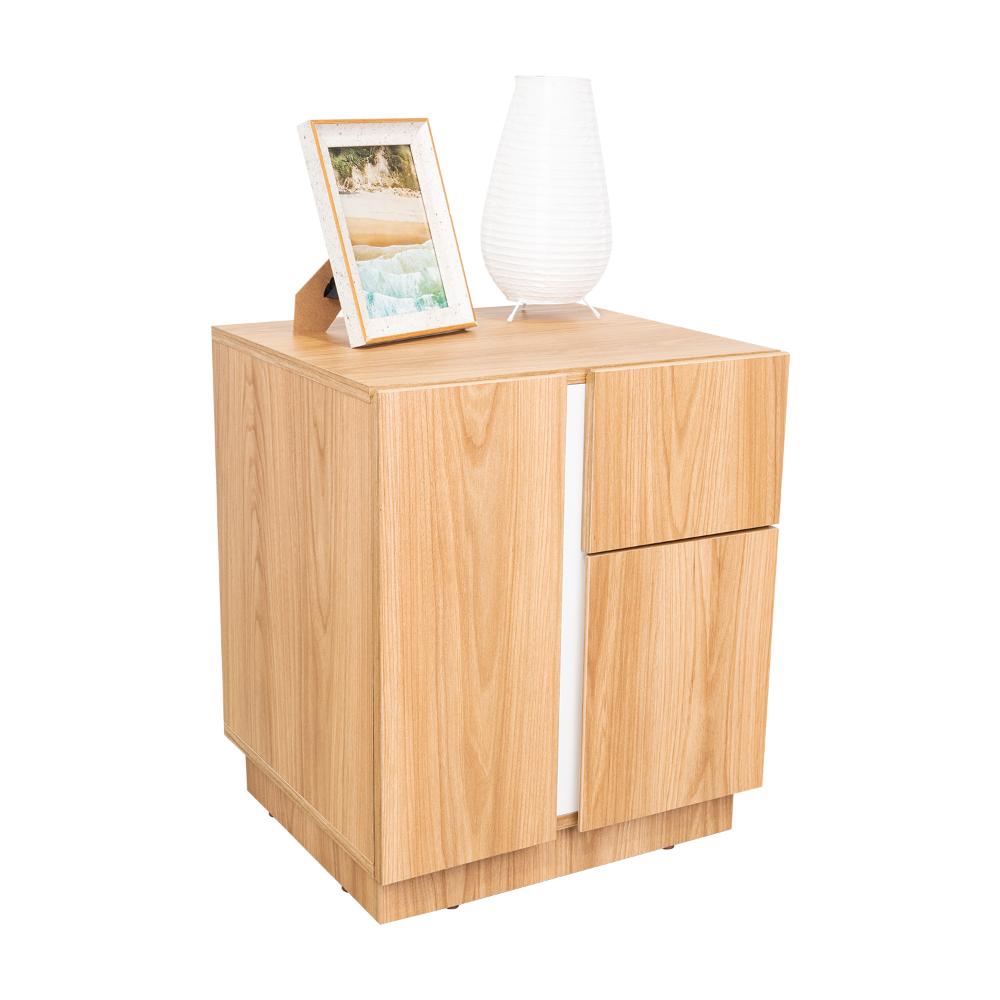 MESA DE NOCHE CARMI, FRESNO EUROPEO Y BLANCCO DUQUEZA