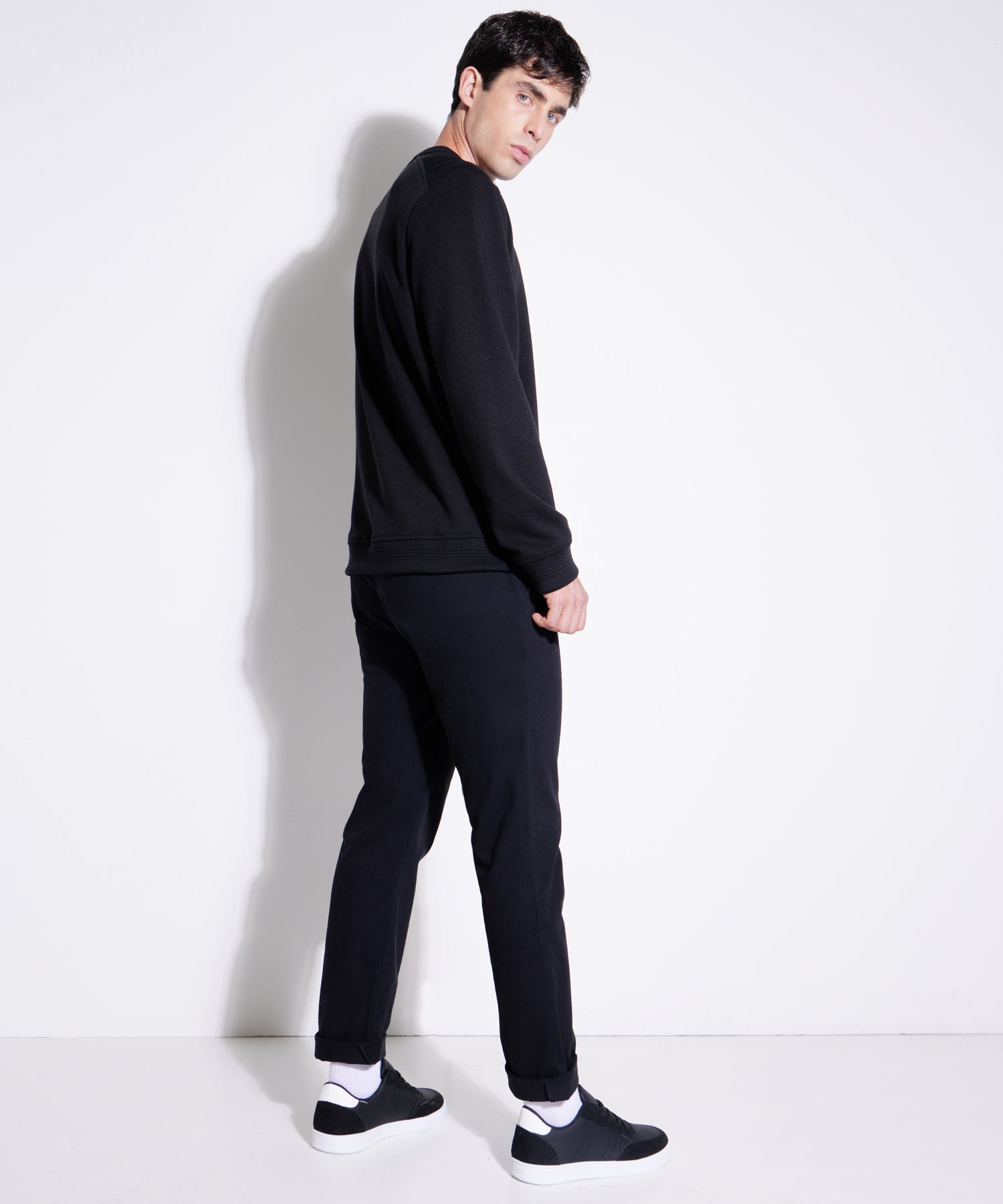 PANTALON CHINO NEGRO 45070887