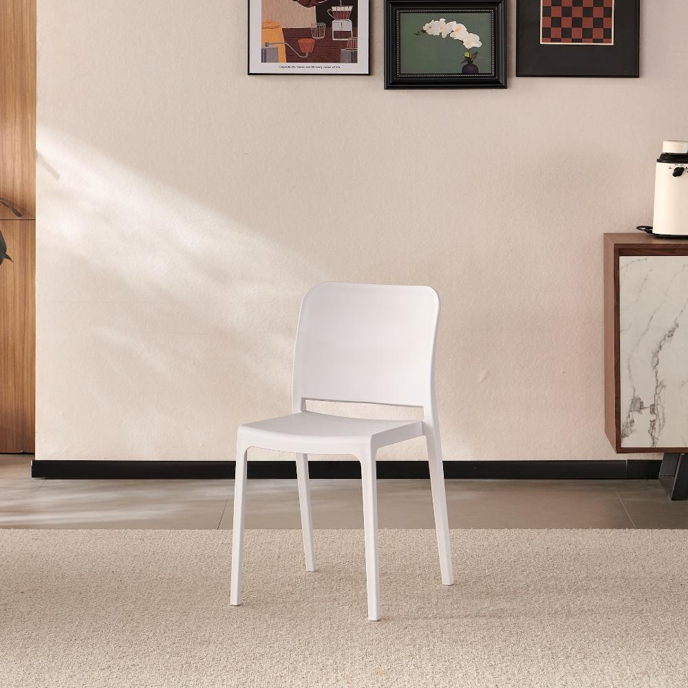 Silla Triveca, Blanco, Con espaldar cerrado y diseño minimalista