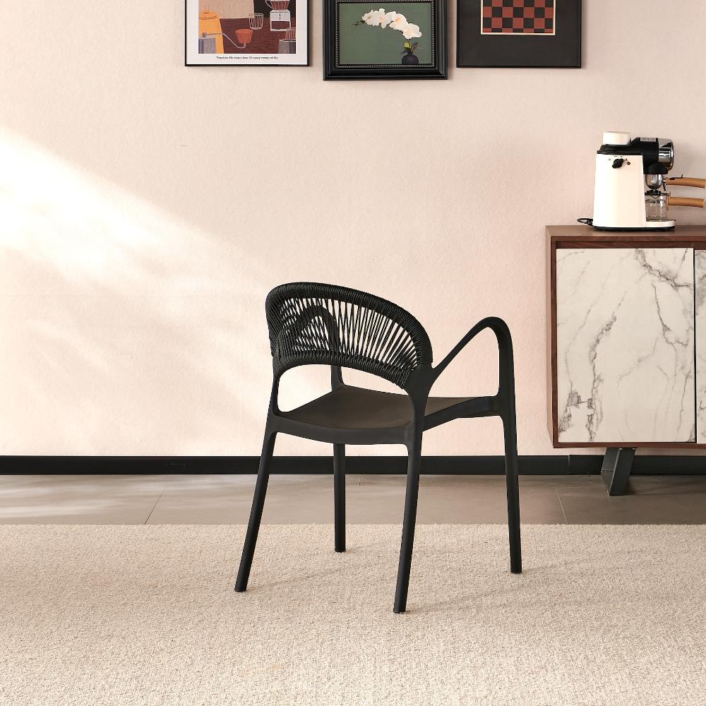 Silla Daytona, Negro, Con Espaldar, Reposa Brazos y Diseño Minimalista