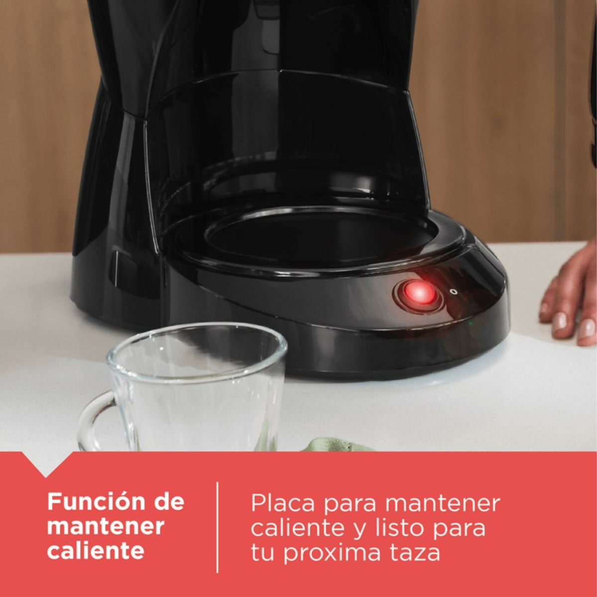 Cafetera BLACK+DECKER CM0916B 12 tazas Con Jarra De Vidrio