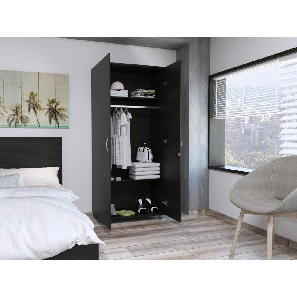 CLOSET CARLOTA, WENGUE, CON UN TUBO CROMADO Y TRES ENTREPAÑOS Y DOS PUERTAS