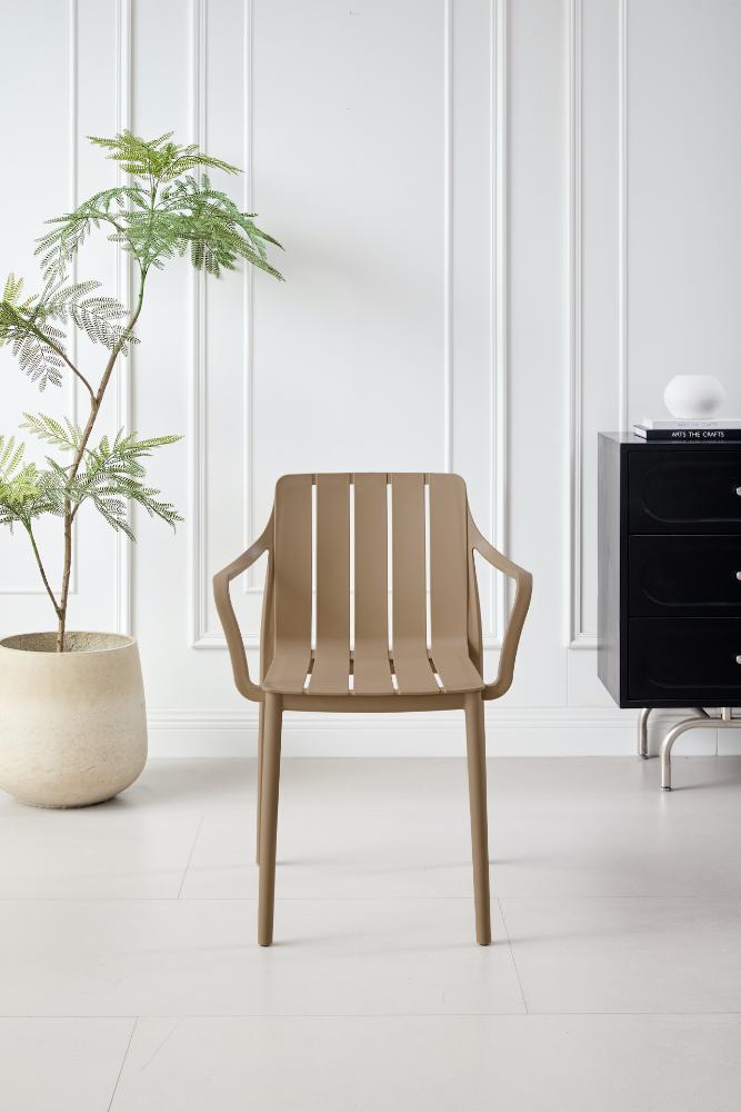 SILLA ALICE CON BRAZOS, COLOR TAUPE, CON ESPALDAR Y DISEÑO MINIMALISTA